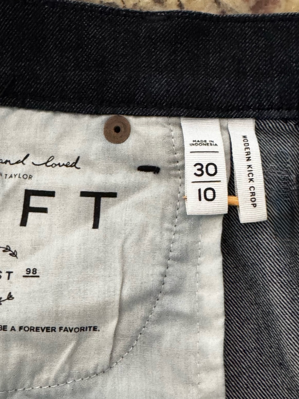 LOFT Size 30/10 Modern Kick Crop Jeans in a sleek, dark indigo wash - Picture 6 of 7